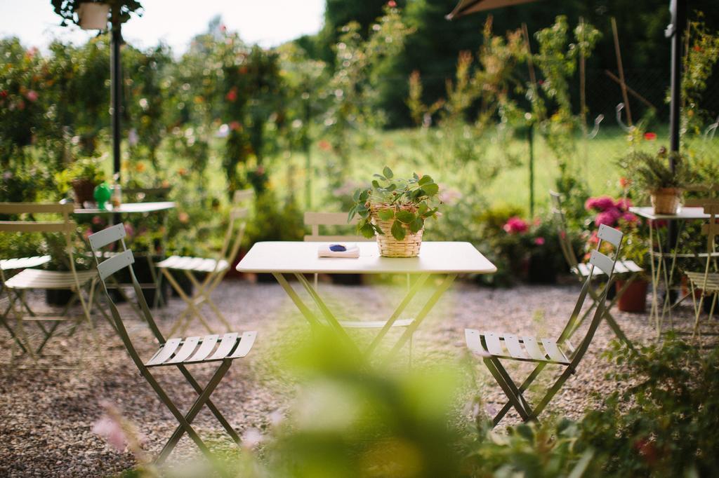 Agriturismo Familiare I Giardini Del Lago 瓦雷泽 外观 照片