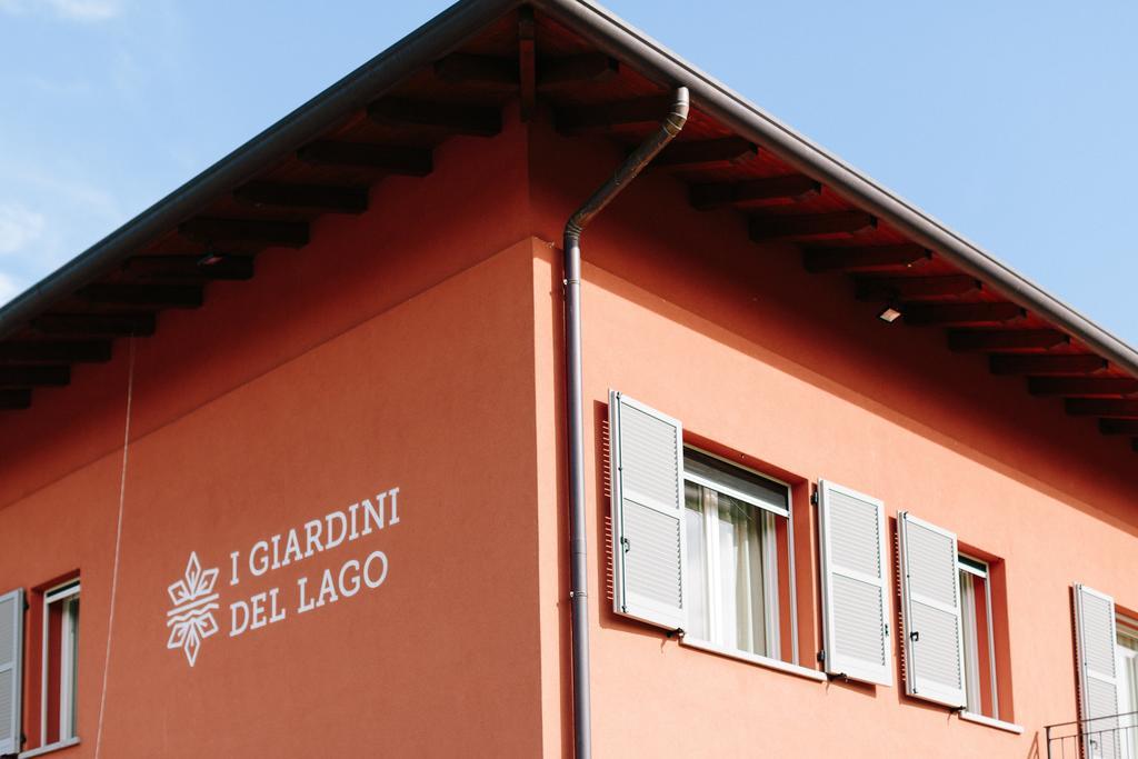 Agriturismo Familiare I Giardini Del Lago 瓦雷泽 外观 照片